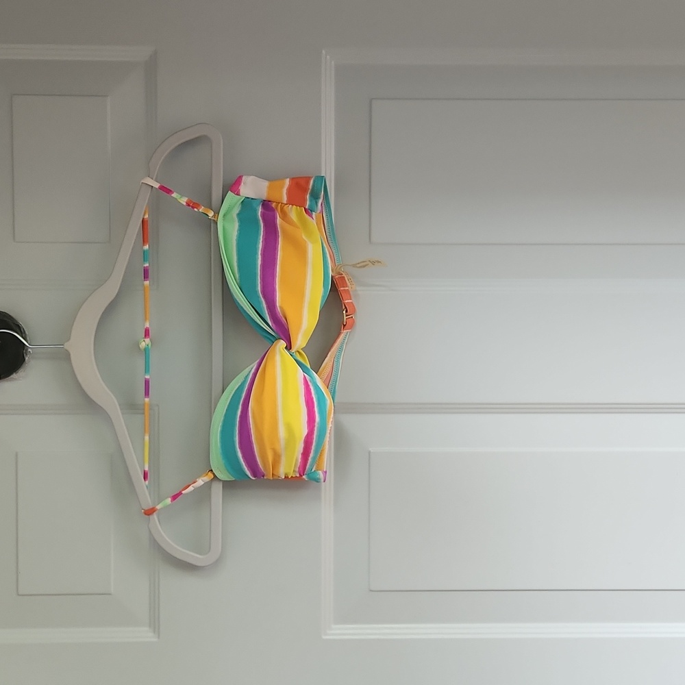 Victoria's Secret, Woman's Sz S/P, Rainbow Color Bikini Top, Just Stunning!